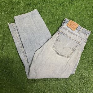 Vintage 1995 Levi’s 550 Jeans Men’s 34x27 Light Wash Relaxed Fit Tapered Leg